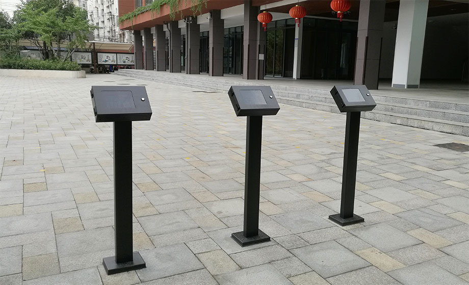 OA1000 Pro 家長接送安保管理系統(tǒng)終端支持有線網(wǎng)絡(luò)、Wifi、U盤等數(shù)據(jù)傳輸方式，輕松勝任各種復(fù)雜通訊環(huán)境。